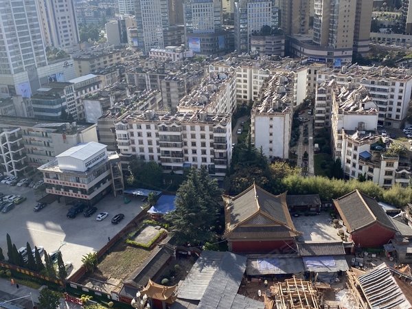 昆明安宁安宁市区连然华府北苑吾悦广场附近三房1200一个月采光充足.