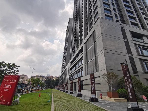 深圳福田下梅林皇庭世茂裕玺新入伙物业首租 下梅林地铁口皇庭1房1厅