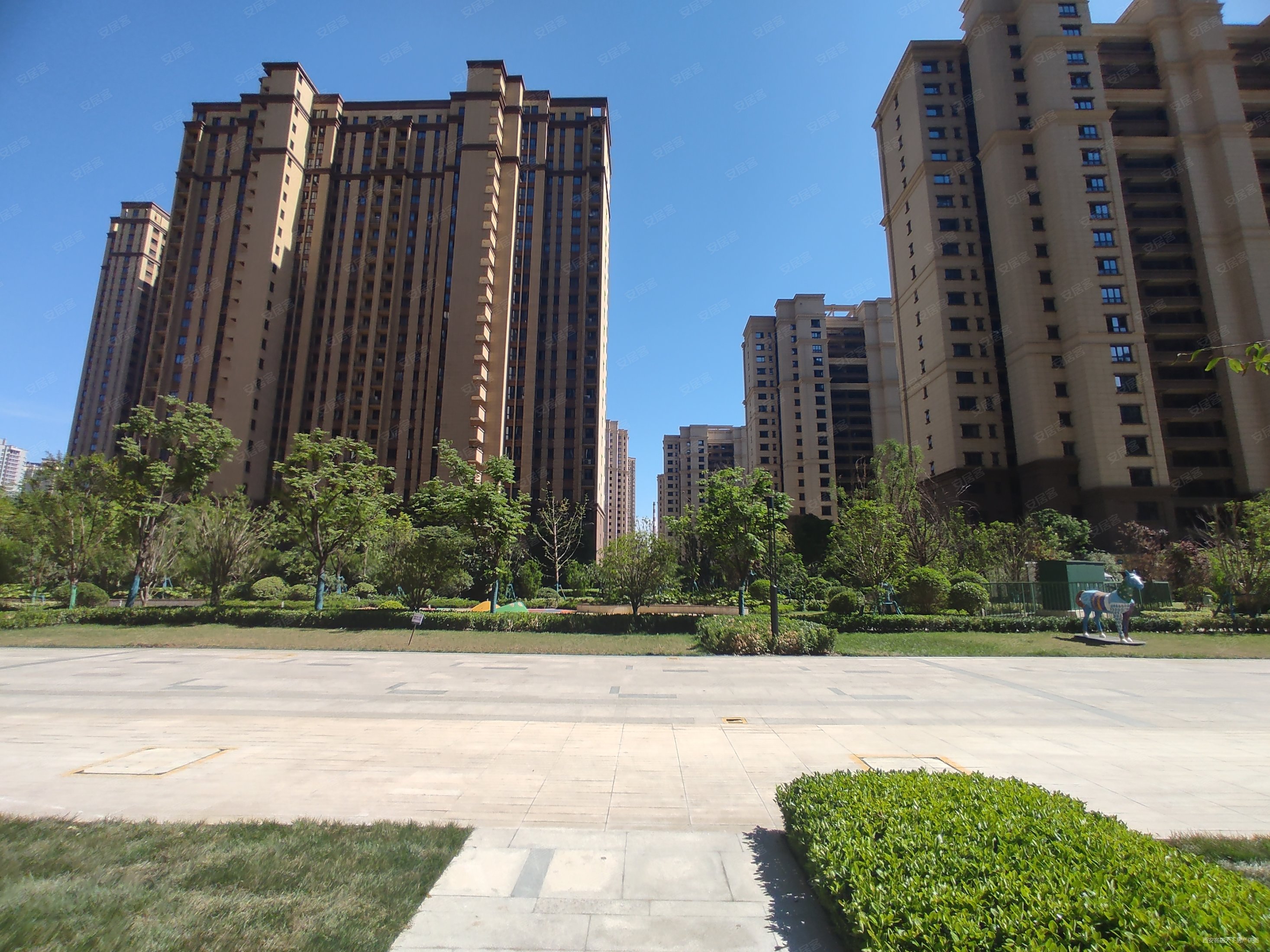 高新畔中航华府全新精装三室88加送21平南北通透急售