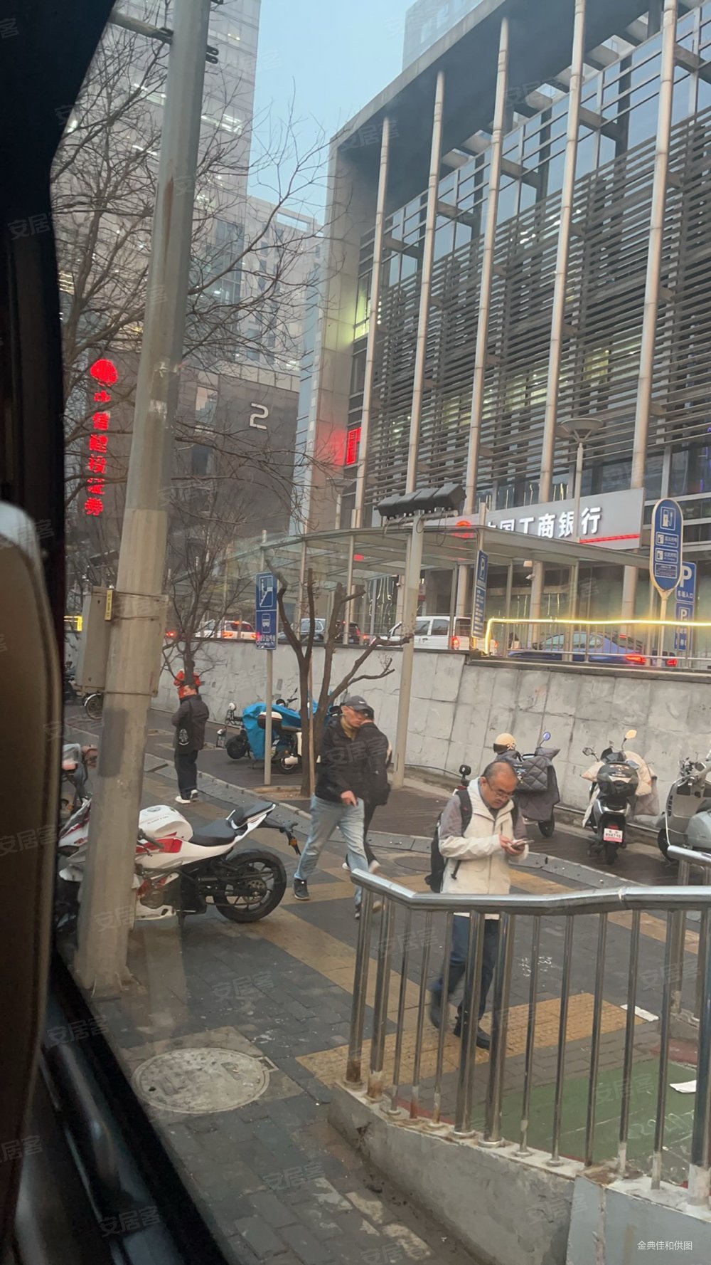 朝阳区八里庄西里100号住邦2000新上324平南北通透