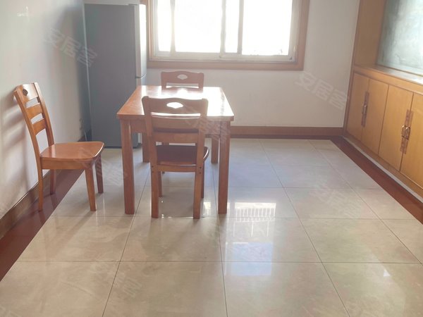 苏州张家港杨舍南苑新村(西区)急租 南苑新村 5楼 2室2厅1卫