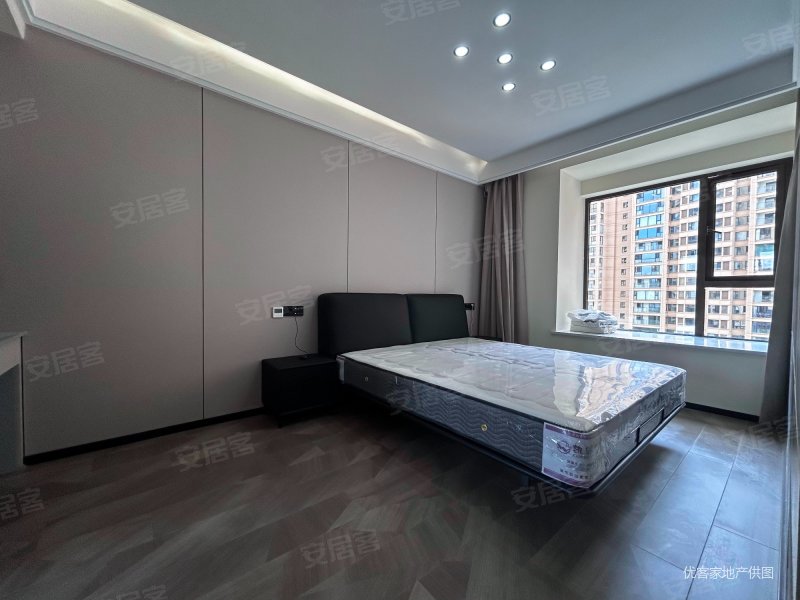 春熙江岸 大横厅精装套三双卫 全屋智能家居 中央空调