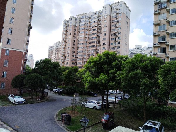 上海闵行浦江永康城馨宁佳苑房屋整洁干净,设施齐全,距离万达广场50米