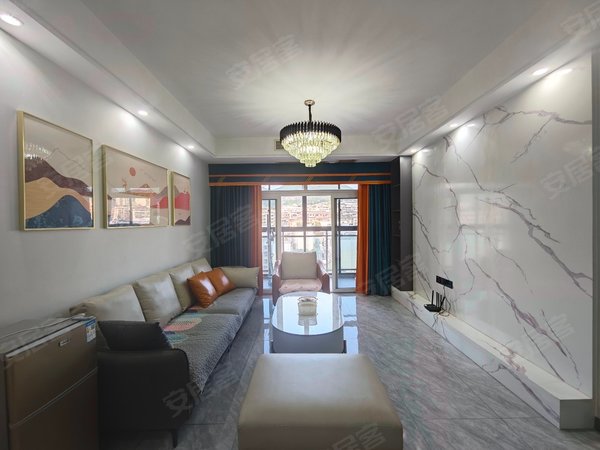 重庆巴南龙洲湾斌鑫江南时代大山村轻轨站,全新装修,出租,随时可以