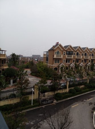 龙湾国际联排别墅视野开阔龙头位置!小面积大占地!省税省物业费