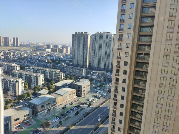 昆山玉山城东昇悦居昇悦居 精装朝南次卧出租 有宽带 厨房可做饭 卫生