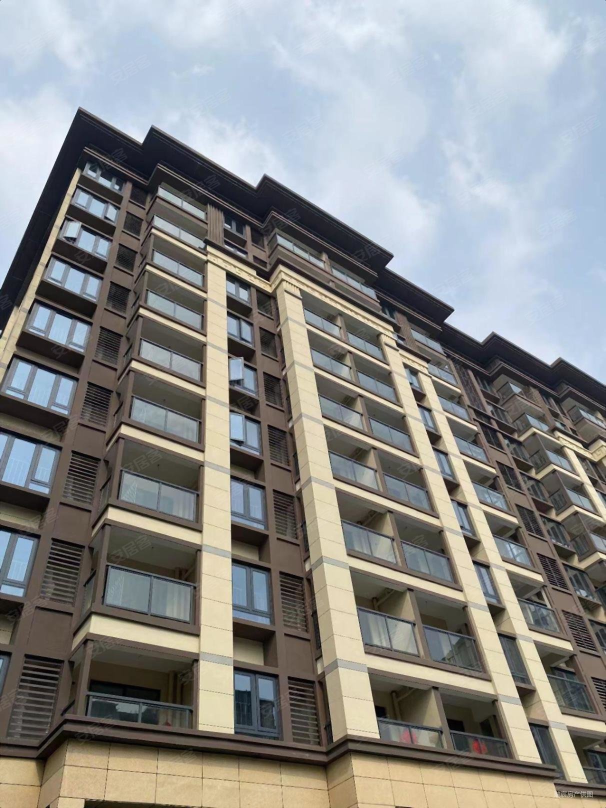 (降价急售)连江南路 白湖亭地铁口 沃尔玛商圈 看房方便,建总领筑二手