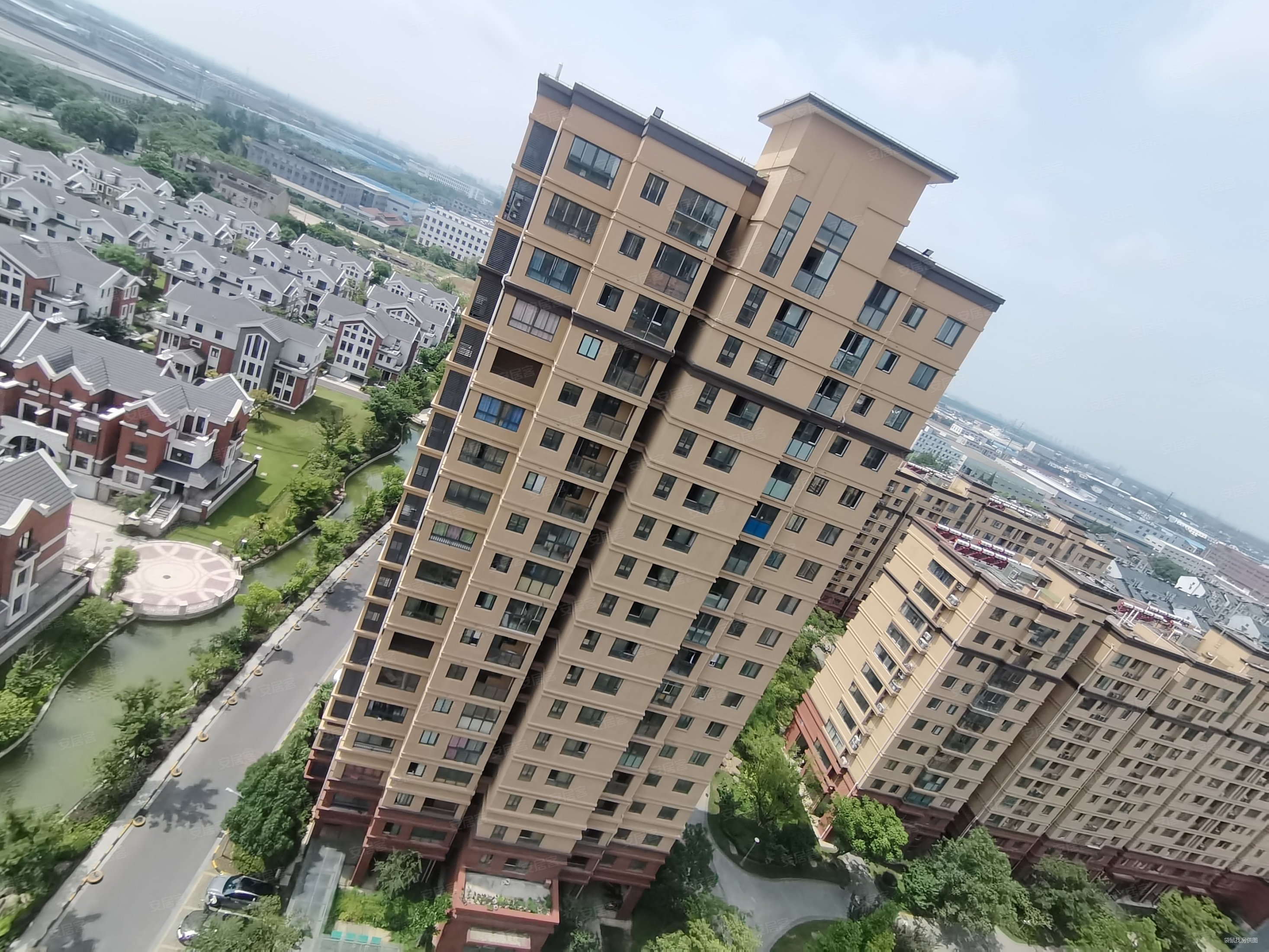 新上圩塘滨江豪园次新小区电梯商品房好楼层通透两房随看