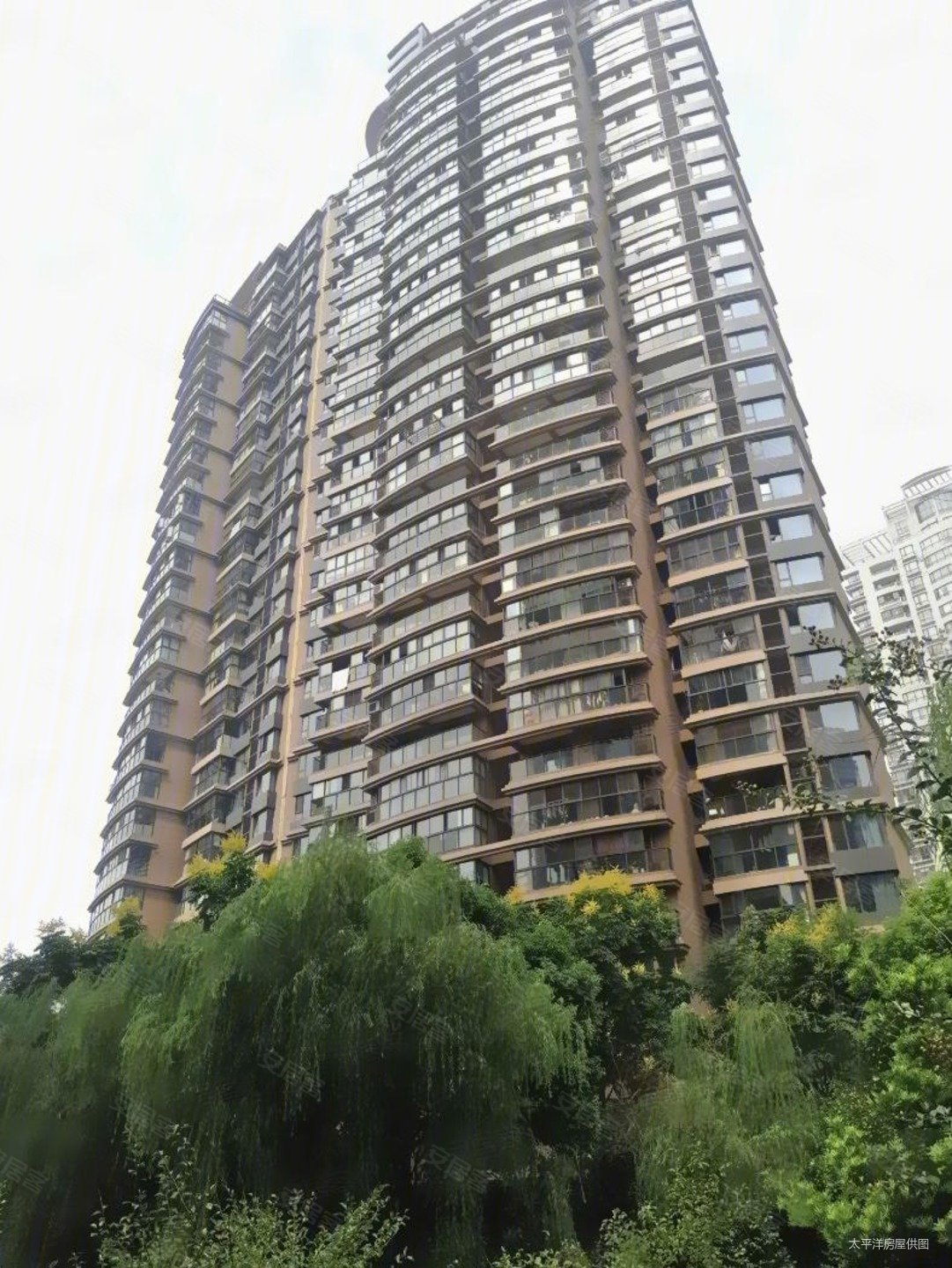 苏州河首排景观房,看房有钥匙,买进价高,税费少,地下车位,新湖明珠城
