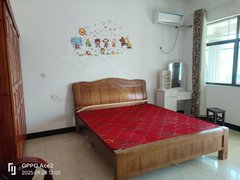 吉安泰和泰和城区玉华学府附近，大三房一厅一卫，3楼的，方便停车。视野光线好出租房源真实图片