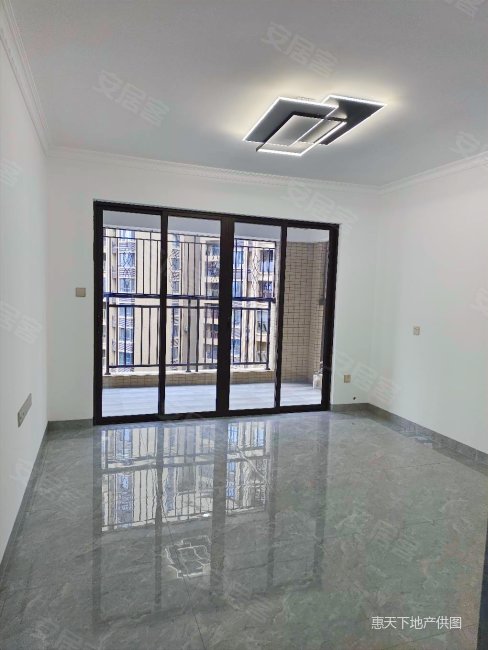 德润天峰南北通透的3房2厅精装修出租