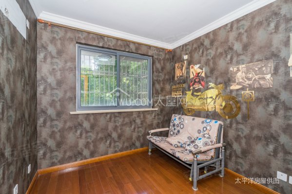 12年次新小区,带产权车位,急降80万,房东买好斐