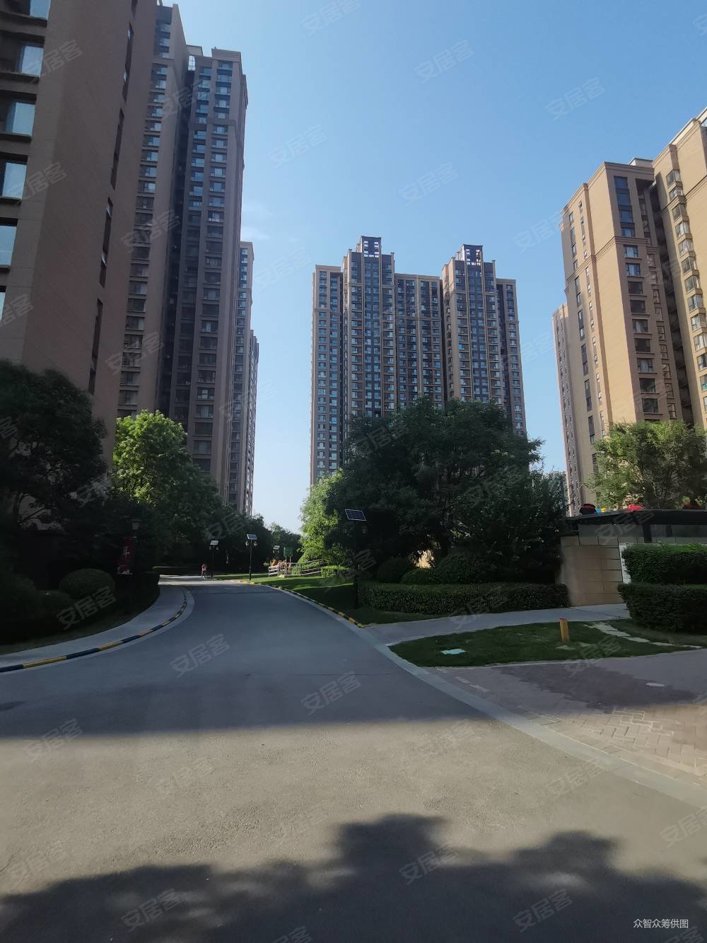 三桥地铁口 央企保利 品质小区 业主急售 看房方便 小两室,保利金香槟