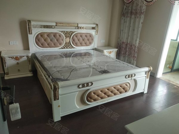 临春河路七小附近福泉花园出租,精装三房二卫双阳台,随时可看房