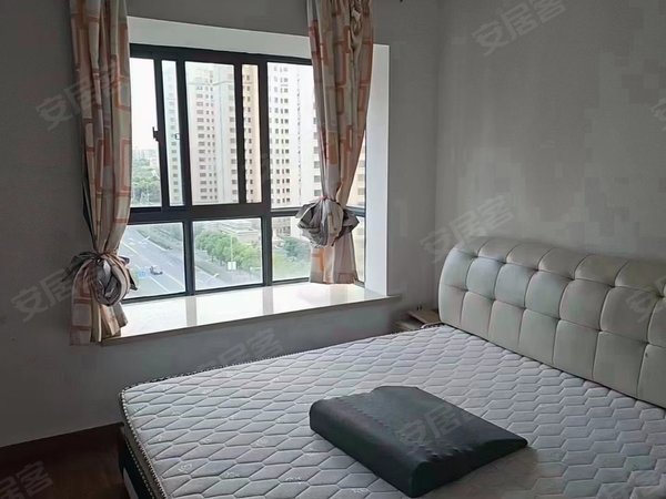 上海金山山阳海悦馨苑新城区 万达旁 山阳镇 2房 价格可谈 电梯高层