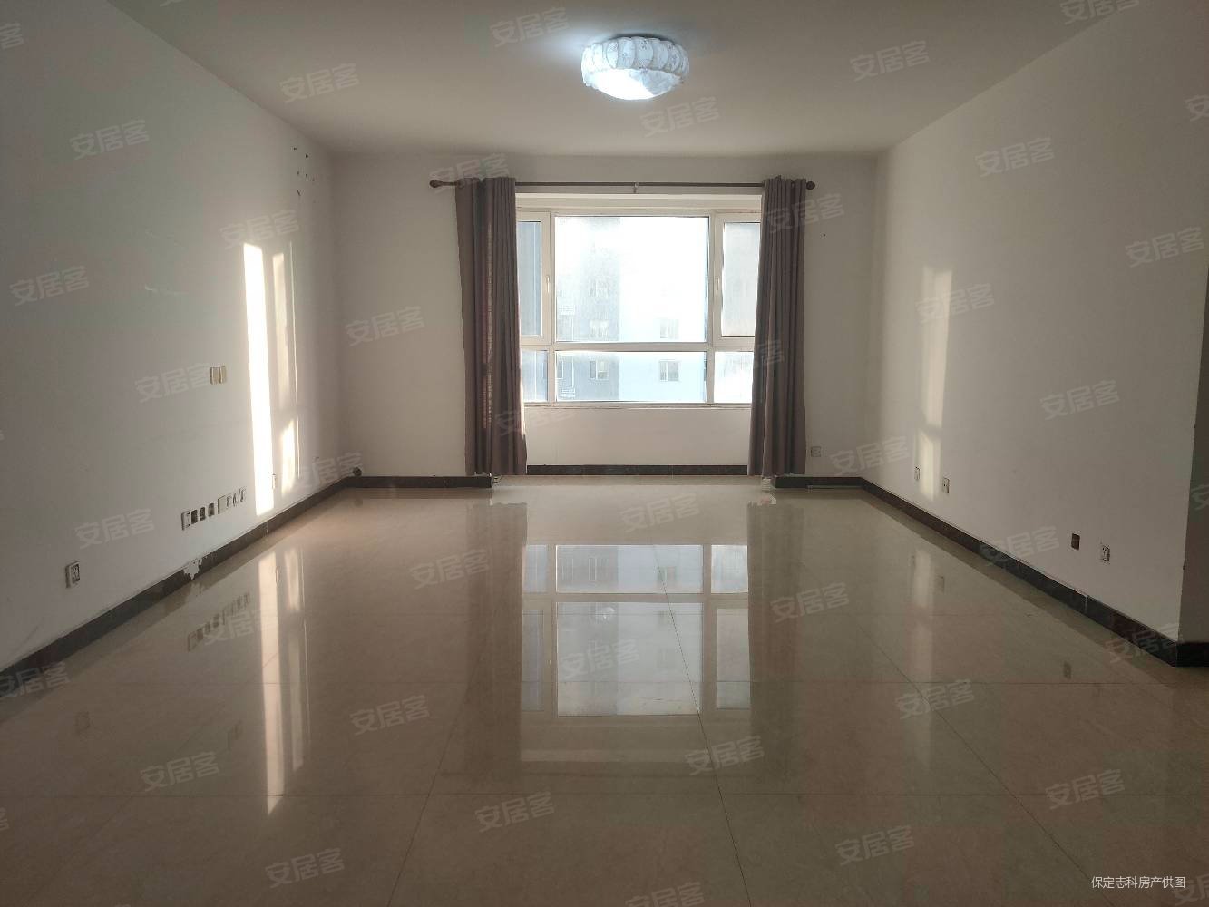 恬静园3室2厅2卫135㎡南北120万