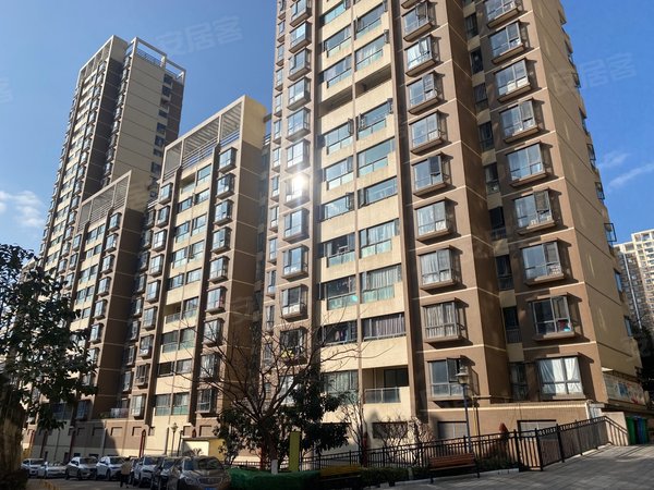 昆明五华莲花片区云上城小区理工大学旁 万科云上城小区精装2室2厅带