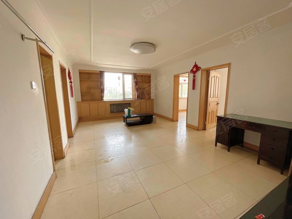 天津河北江都路街秀山花园秀山花园 南北通透 85平 临近地铁 交通便利