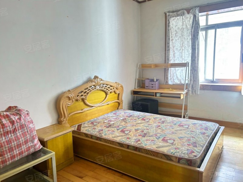 金银湾210号,近轻轨近龙湖时代时代天街,,二航局小区二手房,78万,3室1