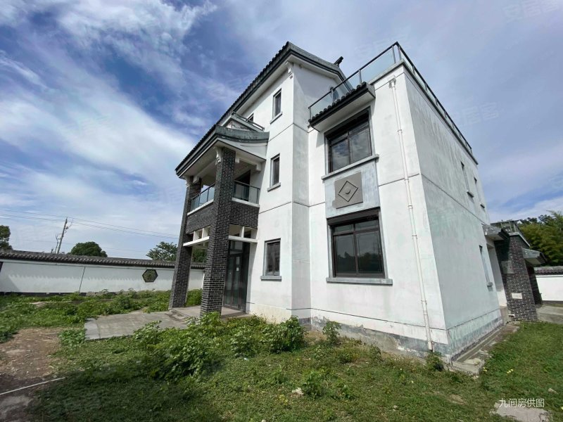 翰林苑8室2厅5卫391㎡南北350万