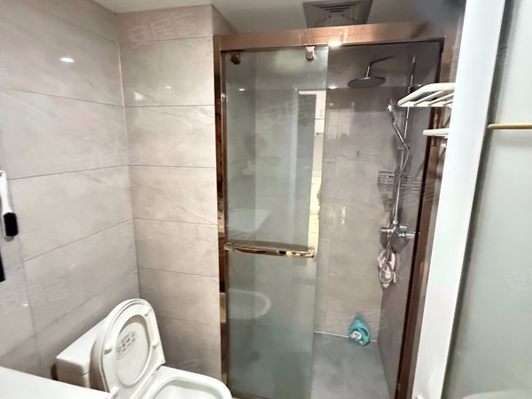 海宁长安镇农发区新天地公馆大学城旁 朗诗新天地公寓 一室精装房 好楼层出租房源真实图片