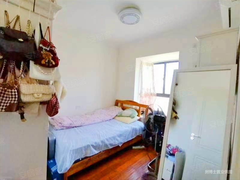 金雅苑 交通便捷 商品房 有电梯 精装可拎包入住 刚需小三居