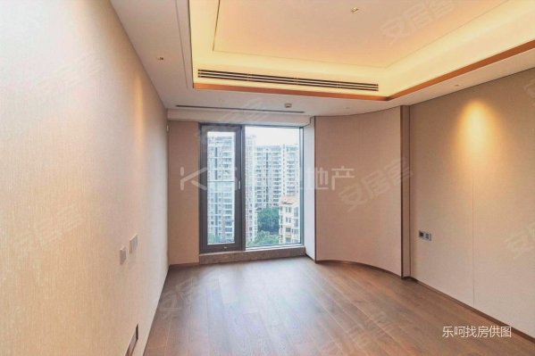 免装修  现买现住 通风已经做好 外滩壹号 感兴趣联系