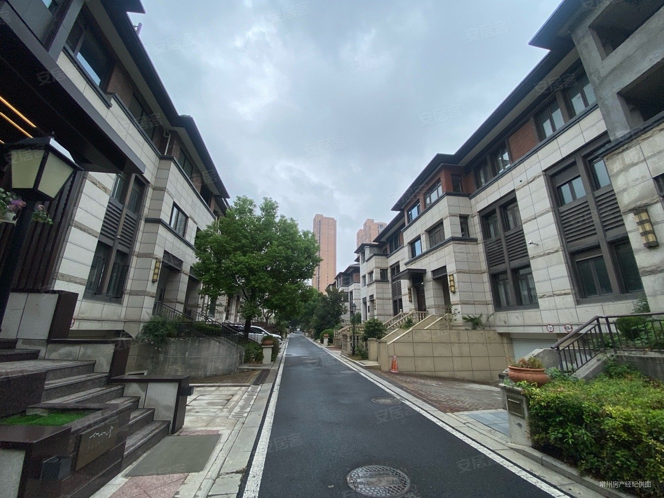 御龙山花园(别墅)5室3厅5卫375㎡南802万