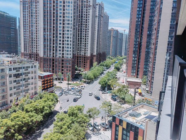 昆明西山前卫营润城第五大道润城第五大道 万达广场润城学校旁 南北