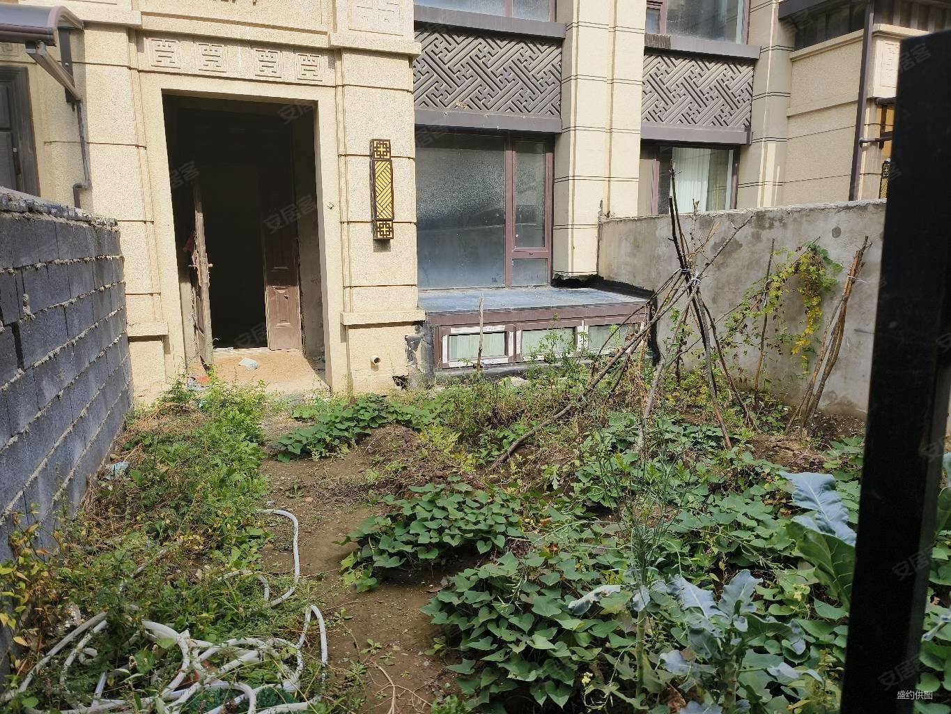 大东旭辉东樾城东南区别墅清水四室别墅