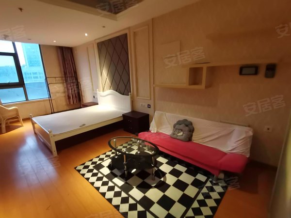 苏州常熟市区世茂75号公馆世茂75号公馆1房1厅1卫50平方1700月精装修