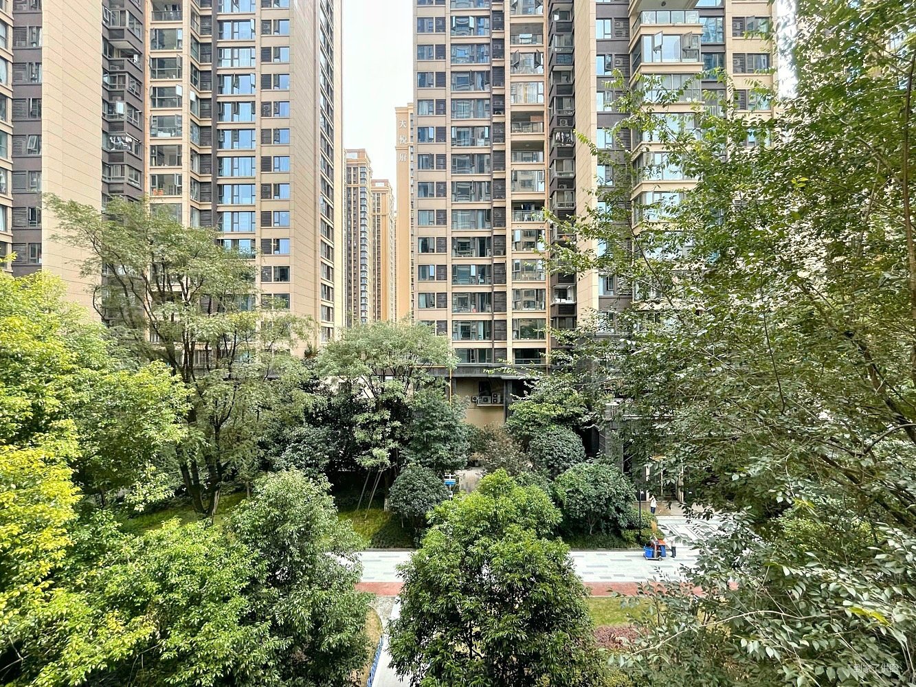 成都房产网>成都二手房>高新区二手房>大源二手房>中洲锦城湖岸>