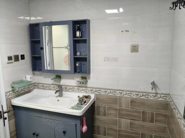 包头青山文化路万郡大都城万郡大都城 精装好楼层 出门即是文化路 拎包入住出租房源真实图片