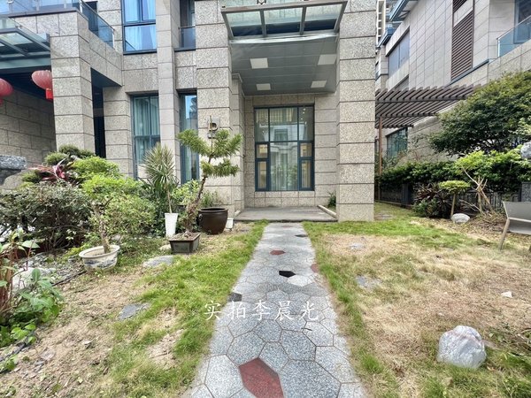 三湘海尚带ktv娱乐室豪装大别墅适合做会所