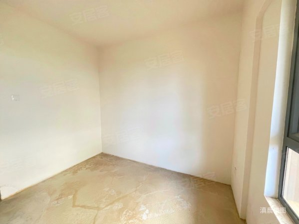 65万三房两卫一厨两阳台带40平的花园南北通透急售可更名