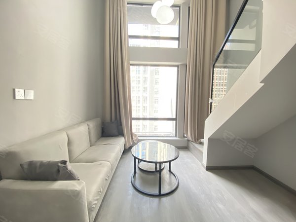 成都天府新区南湖蓝润天府mic(商住楼)南湖公园旁 精装套一loft 中海