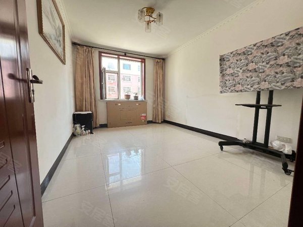 包头青山一宫环岛六合新城(三区)给配床 沙发茶几 冰箱洗衣机出租房源真实图片