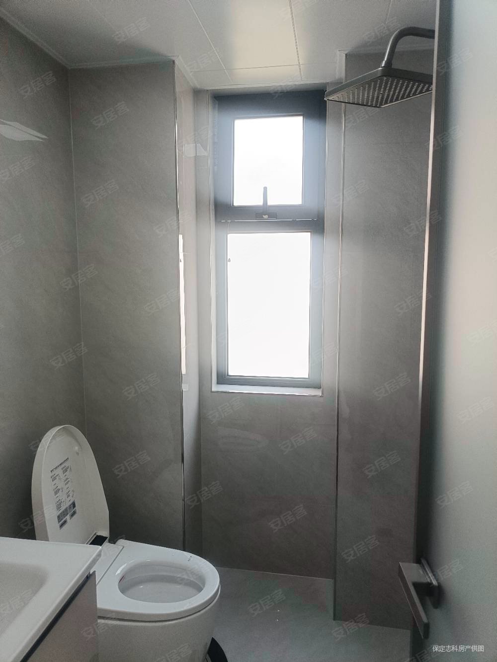 维多利亚夏郡3室2厅2卫138.1㎡南北104.8万