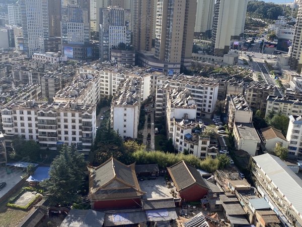 昆明安宁安宁市区连然华府北苑吾悦广场附近三房1200一个月采光充足.