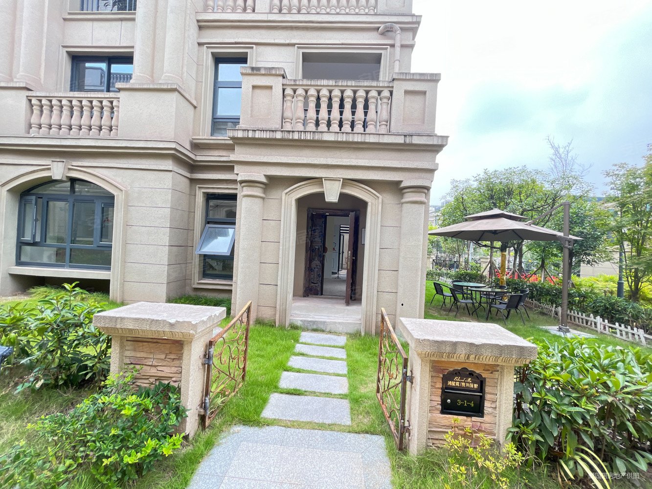 大花园!,鸿笙苑c区二手房,230万,4室2厅,3卫,147平米-重庆安居客