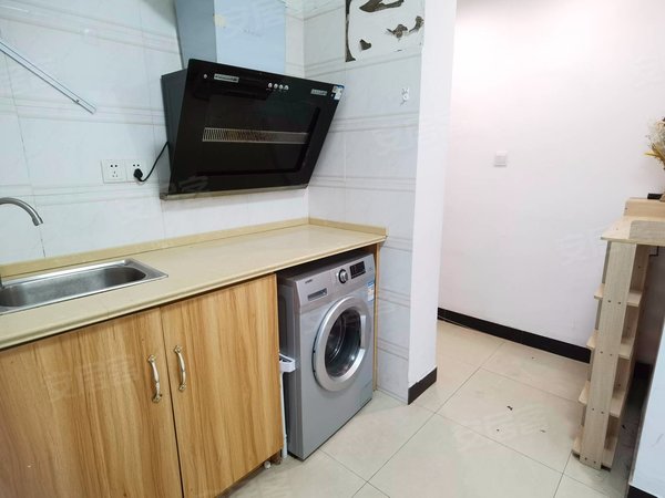 无锡梁溪崇安寺明珠广场市中心 三阳广场 t12 押一付一 精装一室 明珠