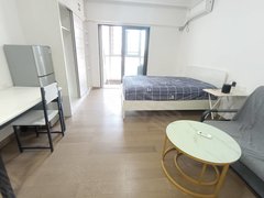 长沙医学院东门，美的翰城公寓一室一厅，大衣柜，1米5大床，