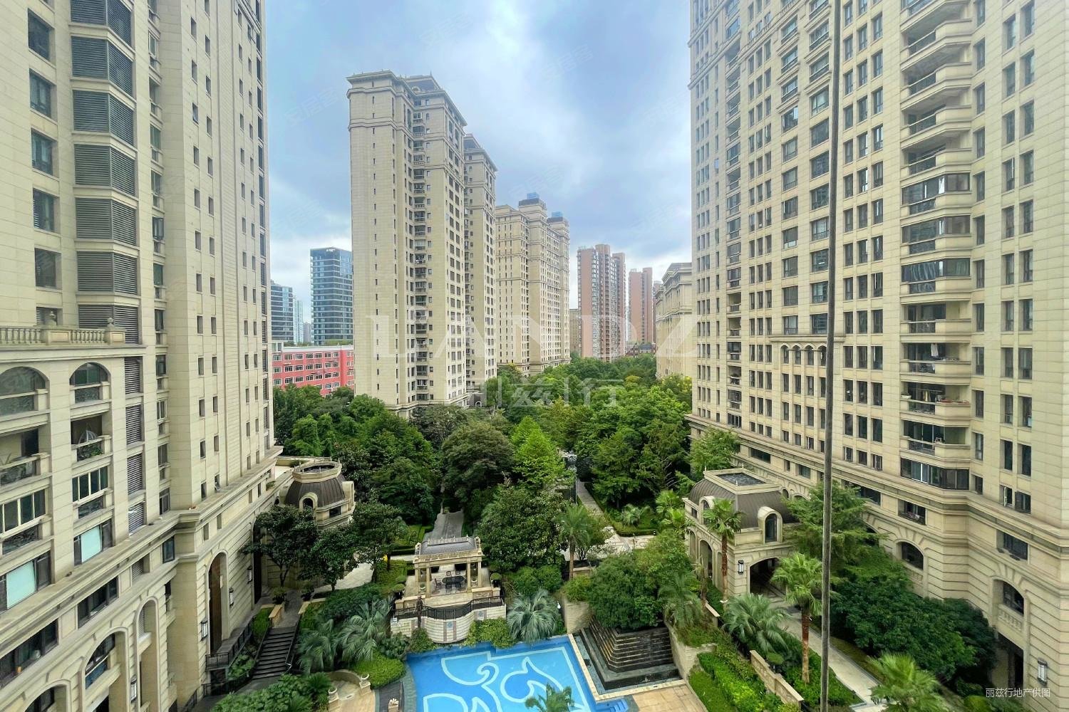 华润外滩九里5室2厅3卫366㎡南5000万