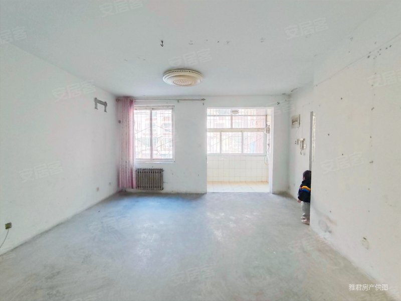 出售河畔景苑一楼双气两室一厅南北通透带地下室