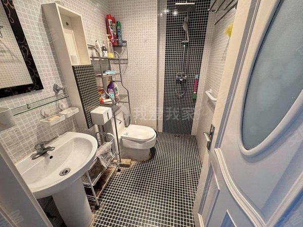 北京通州通州北苑天时名苑(紧挨北苑城铁,万达旁)天时名苑,两居室,带