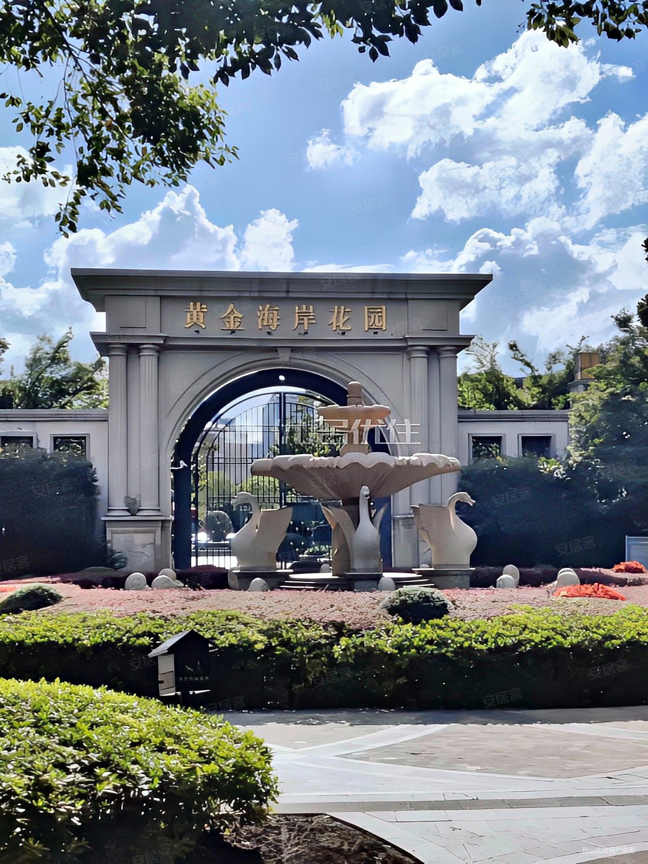 博威黄金海岸4室2厅2卫199.76㎡南北560万