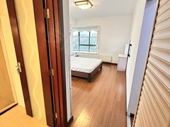 武汉洪山珞瑜东路实图实价 光谷正规主卧带独卫 化妆台 衣帽间 华科大 珞喻路出租房源真实图片