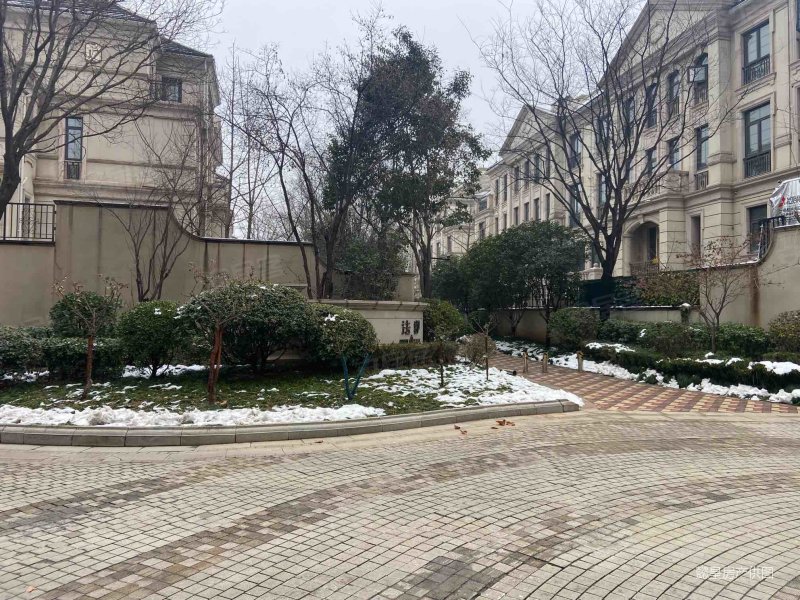 凯瑞国宝花园(别墅)5室3厅3卫666㎡南北2200万