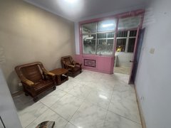 沂源城区银座历山中学附近低楼层，大三室带两空调年12000出租房源真实图片