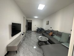 阜阳阜南复政路出租体育广场新百旁边。电梯房,拎包入住,房间干净整洁出租房源真实图片